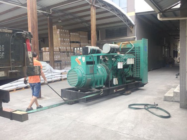 工廠二手發(fā)電機(jī)組收購現(xiàn)場